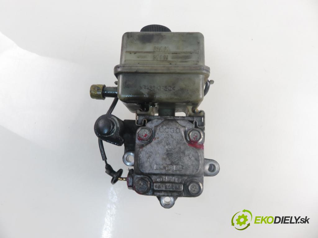 MAZDA 5 (CR19) MINIVAN 2006 105,00 2.0 MZR-CD 143 - RF7J 1998,00 pumpa servočerpadlo  (Servočerpadlo)