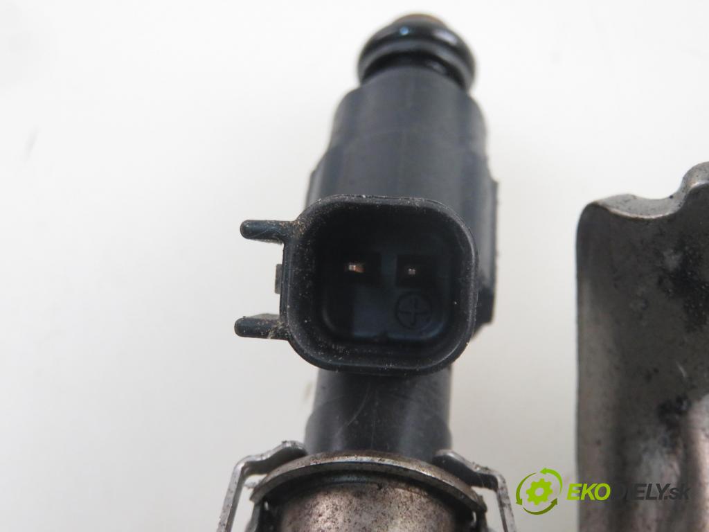 FORD FOCUS II (DA_, HCP) HB 2005 107,00 2.0 Flex 145 - SYDA 1999,00 Lišta vstrekovacia 4M5G9D280DA ; 1S7GGA ; 0280156154 (Vstrekovacia lišta)