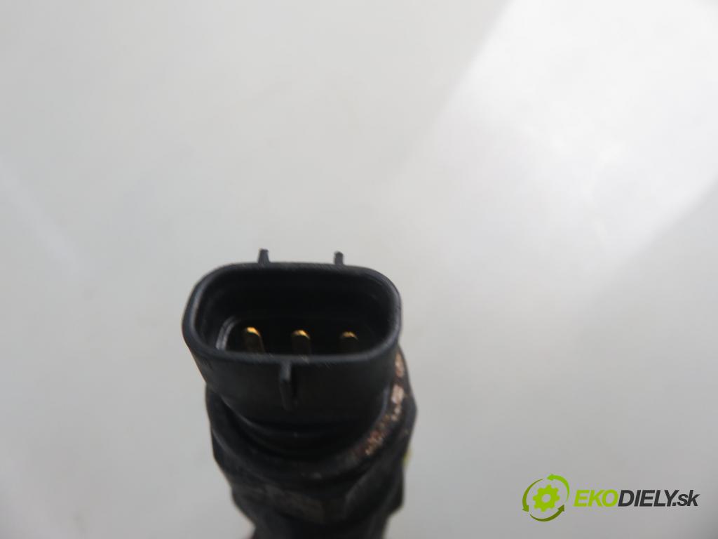 MAZDA 5 (CR19) MINIVAN 2006 105,00 2.0 MZR-CD 143 - RF7J 1998,00 Lišta vstrekovacia  (Vstrekovacia lišta)