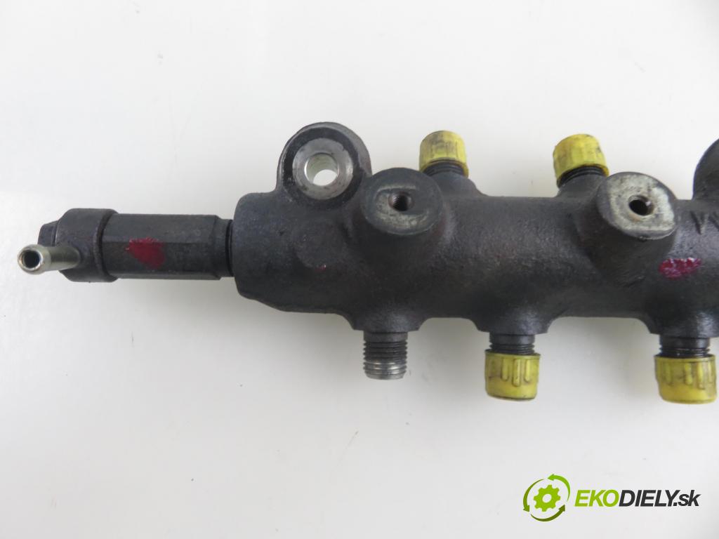 MAZDA 5 (CR19) MINIVAN 2006 105,00 2.0 MZR-CD 143 - RF7J 1998,00 Lišta vstrekovacia  (Vstrekovacia lišta)