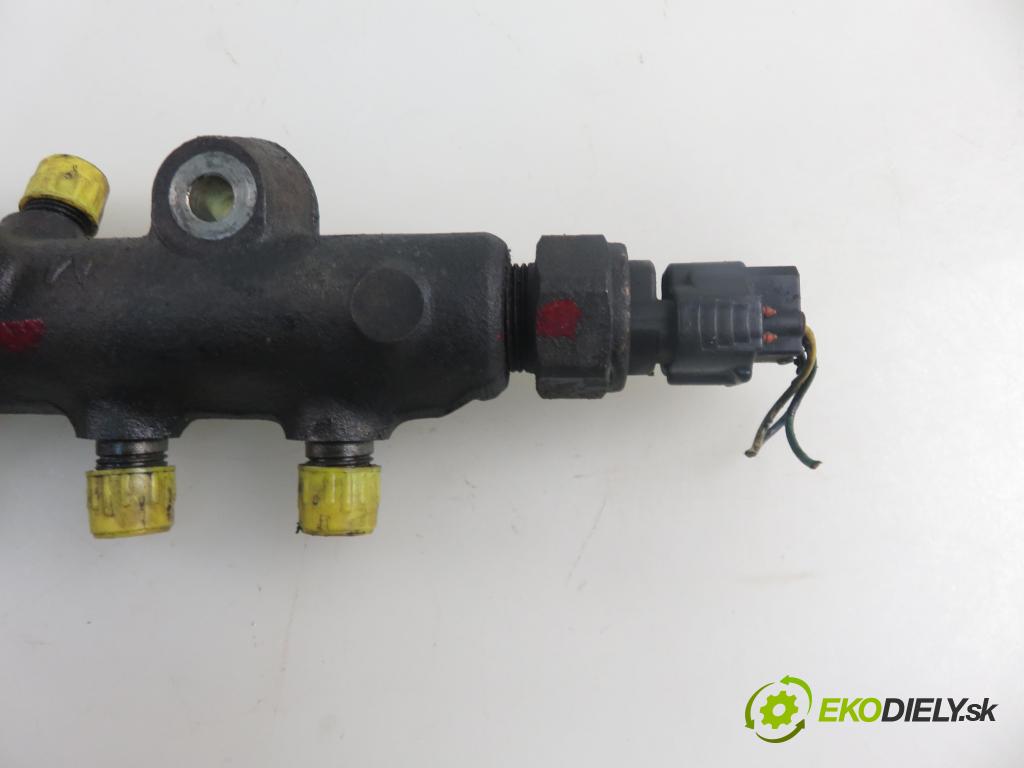 MAZDA 5 (CR19) MINIVAN 2006 105,00 2.0 MZR-CD 143 - RF7J 1998,00 Lišta vstrekovacia  (Vstrekovacia lišta)