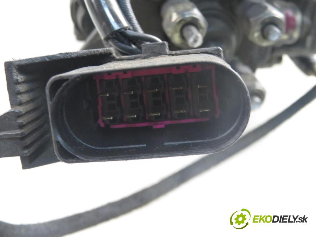 AUDI A3 (8L1) HB 2000 66,00 1.9 TDI 90 - ALH 1896,00 Pumpa vstrekovacia 04650404977 ; 038130107D (Vstrekovacie čerpadlo)