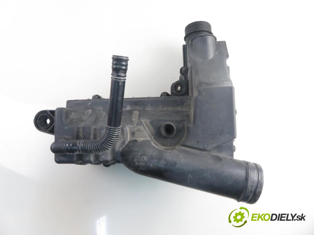VW CADDY III Furgon (2KA, 2KH, 2CA, 2CH) FURGON 2005 77,00 1.9 TDI - BLS 1896,00 obal filtra vzduchu 3C0129607AD ; 3C0129601AJ (Kryt vzduchového filtru)