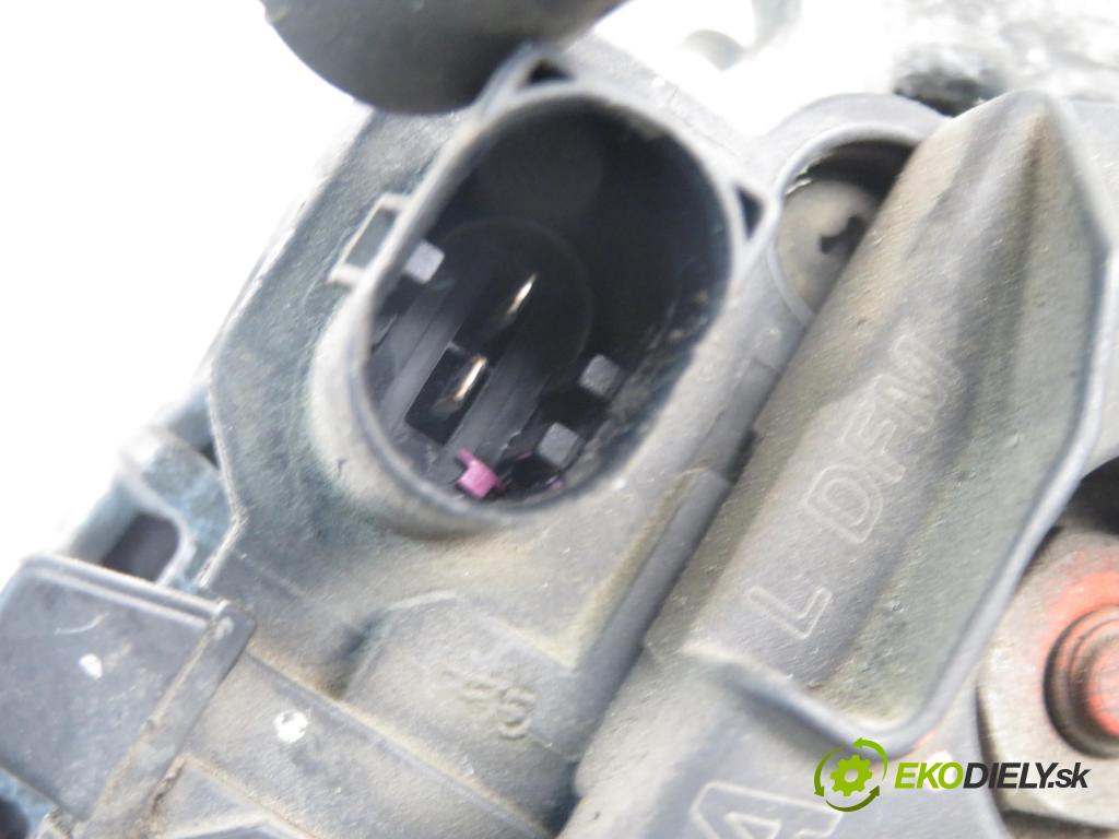 VW BORA (1J2) SEDAN 1999 85,00 2 - APK 1984,00 Alternátor 028903028D ; 0124325003 (Alternátor)