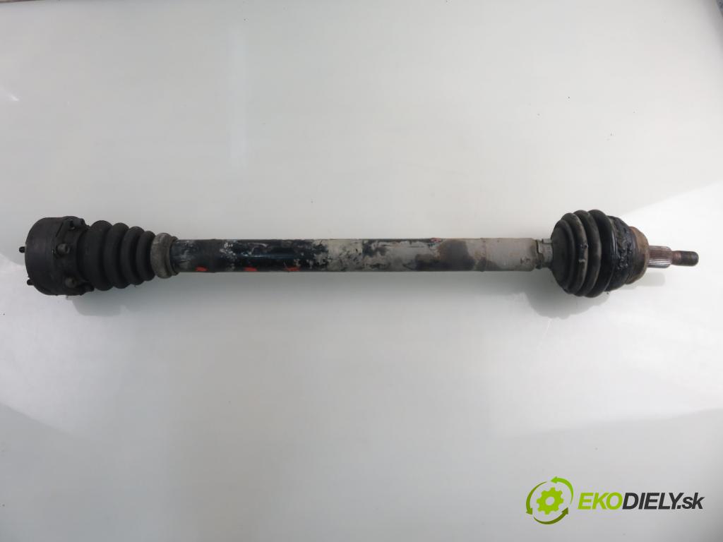 VW BORA (1J2) SEDAN 1999 85,00 2 - APK 1984,00 Poloos PP