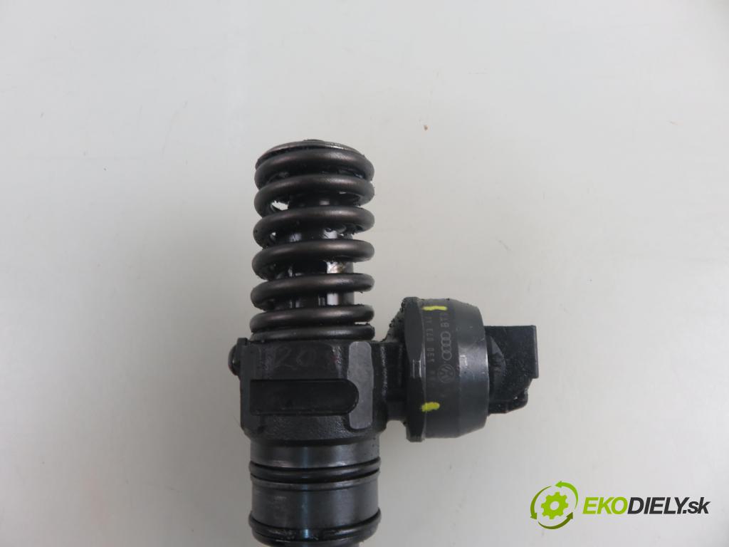 VW TOURAN (1T1, 1T2) MINIVAN 2003 74,00 1.9 TDI PD 100 - AVQ 1896,00 Vstrekovač 038130073AG (Vstrekovač paliva)