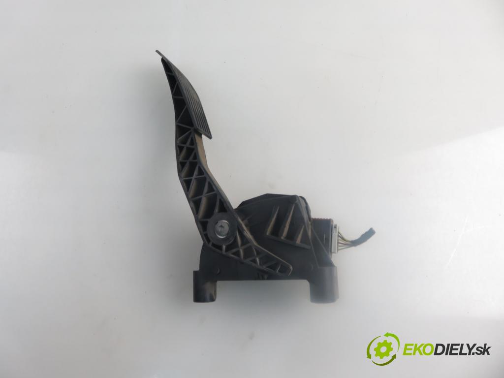 OPEL ASTRA H Kombi (A04) KOMBI 2006 110,00 1.9 CDTI - Z 19 DTH 1910,00 Potenciometer plynu 9157998BK ; 6PV00811200 (Potenciometer plynového pedálu)