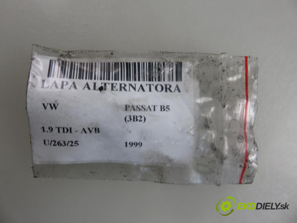 VW PASSAT B5 (3B2) SEDAN 1999 74,00 1.9 TDI - AVB 1896,00 uchycení alternátora 038903143AE ; F23470909
