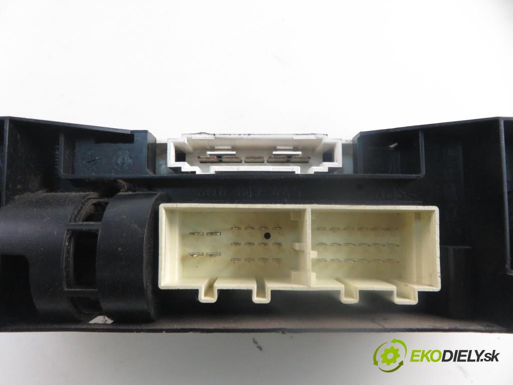 VW POLO (9N_) HB 2002 47,00 1.2 12V 64 - AZQ 1198,00 Panel kúrenia KLIMATIZACE: 6Q0820045E