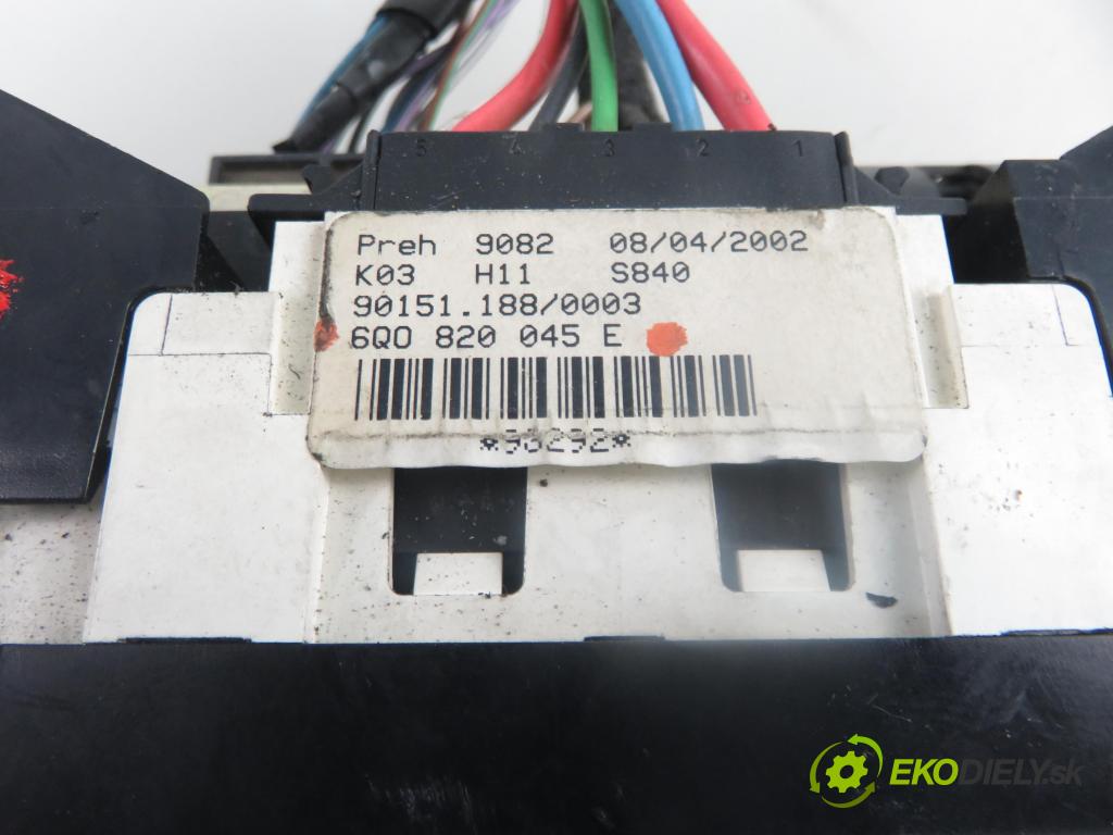 VW POLO (9N_) HB 2002 47,00 1.2 12V 64 - AZQ 1198,00 Panel kúrenia KLIMATIZACE: 6Q0820045E