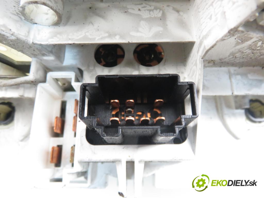 VW GOLF IV (1J1) HB 1999 85,00 1.9 TDI - AUY 1896,00 Panel topení KLIMATIZACE: 1J0620045F