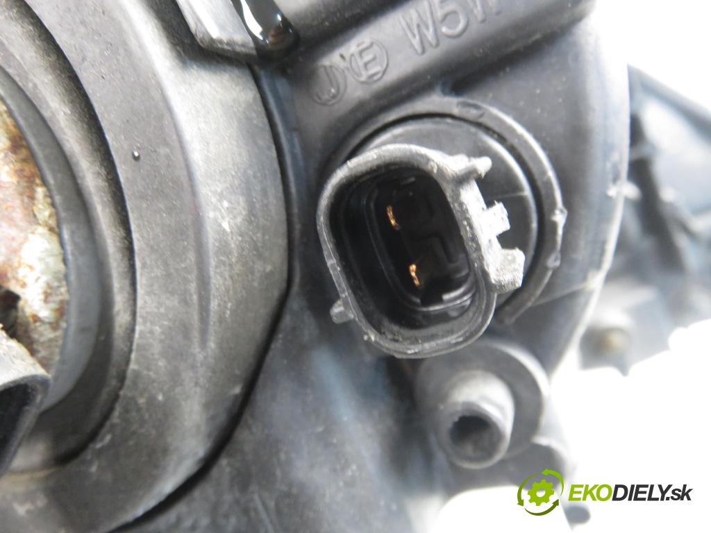MAZDA 5 (CR19) VAN 2006 105,00 2.0 MZR-CD 143 - RF7J 1998,00 Svetlo LP