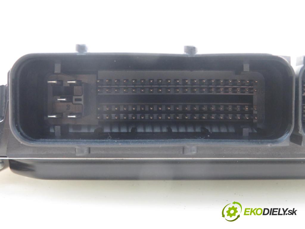 MAZDA 5 (CR19) VAN 2006 105,00 2.0 MZR-CD 143 - RF7J 1998,00 Riadiaca jednotka Motor 2758006680