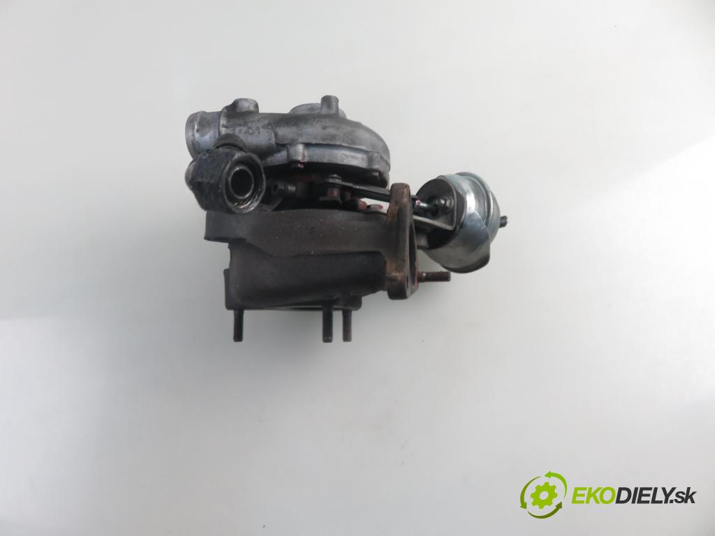 VW PASSAT B5 (3B2) SEDAN 1999 74,00 1.9 TDI - AVB 1896,00 RYCHLONABÍJEČKA: 028145702R (Kompletní turbodmychadlo)
