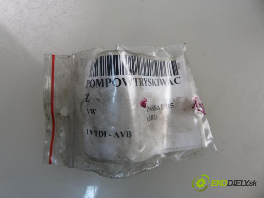 VW PASSAT B5 (3B2) SEDAN 1999 74,00 1.9 TDI - AVB 1896,00 Vstrekovač 045130073T ; 0414720035 (Vstrekovač paliva)