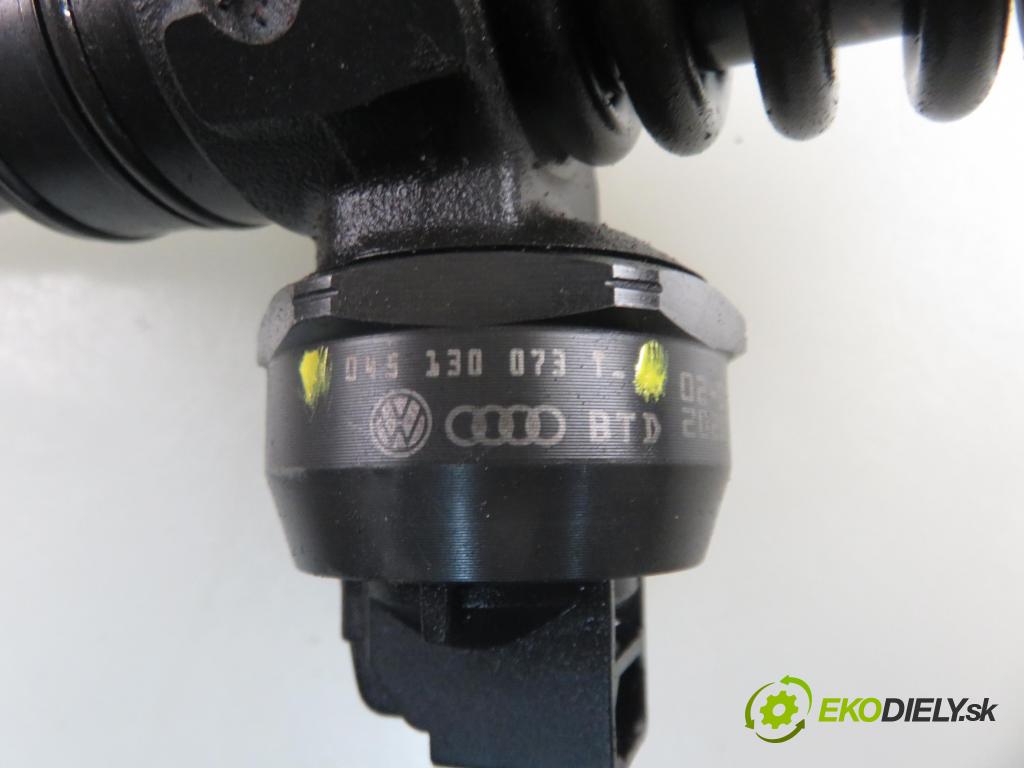 VW PASSAT B5 (3B2) SEDAN 1999 74,00 1.9 TDI - AVB 1896,00 Vstrekovač 045130073T ; 0414720035 (Vstrekovač paliva)