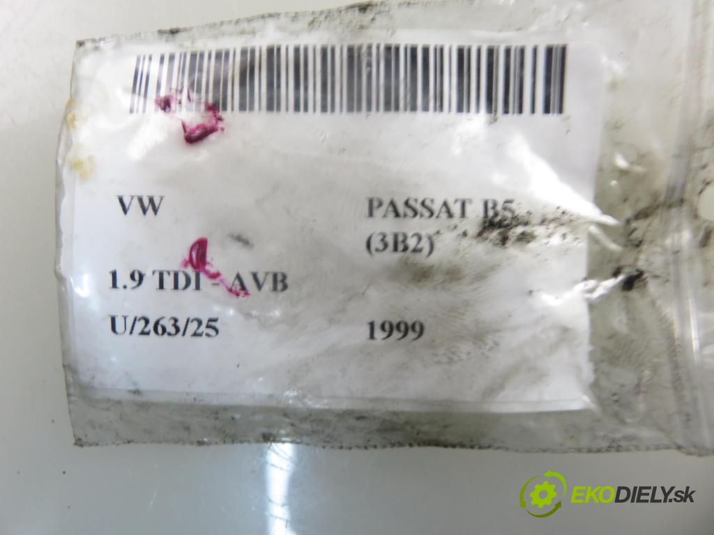 VW PASSAT B5 (3B2) SEDAN 1999 74,00 1.9 TDI - AVB 1896,00 Vstrekovač 045130073T ; 0414720035 (Vstrekovač paliva)