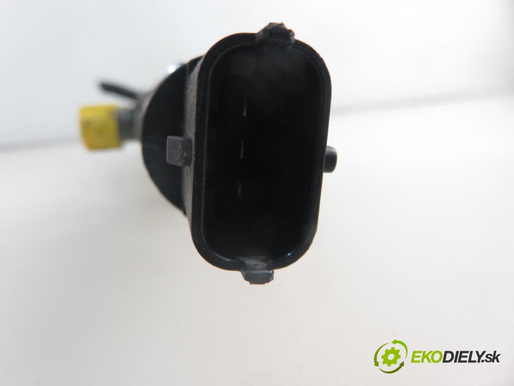 TOYOTA YARIS (_P1_) HB 2004 55,00 1.4 D-4D (NLP10_) - 1ND-TV 1364,00 lišta vstřikovací 2328033010 ; 0445214032 ; 0281002521 (Vstřikovací lišta)
