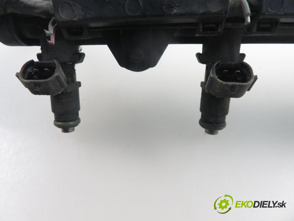 SKODA FABIA I Combi (6Y5) KOMBI 2007 59,00 1.4 16V - BUD 1390,00 Lišta vstrekovacia 036906031AG ; 036133319BT (Vstrekovacia lišta)