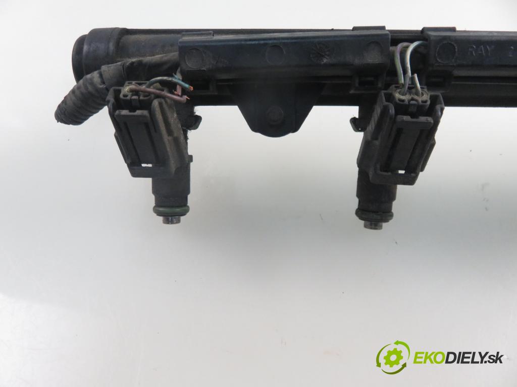 SKODA FABIA I Combi (6Y5) KOMBI 2007 59,00 1.4 16V - BUD 1390,00 Lišta vstrekovacia 036906031AG ; 036133319BT (Vstrekovacia lišta)