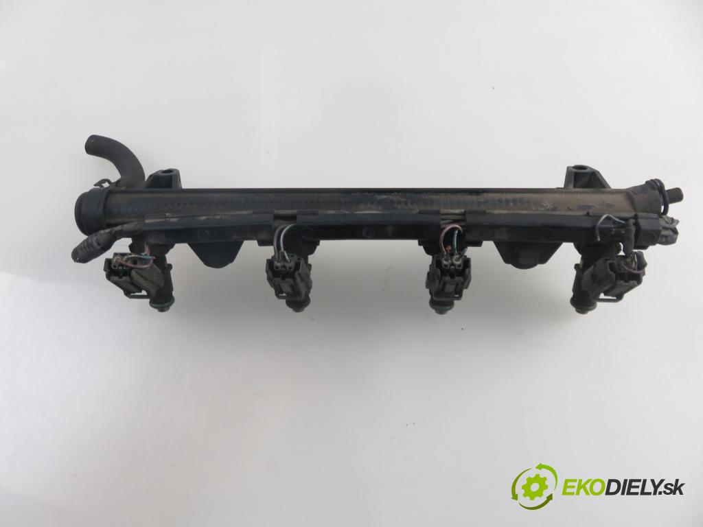 SKODA FABIA I Combi (6Y5) KOMBI 2007 59,00 1.4 16V - BUD 1390,00 Lišta vstrekovacia 036906031AG ; 036133319BT (Vstrekovacia lišta)