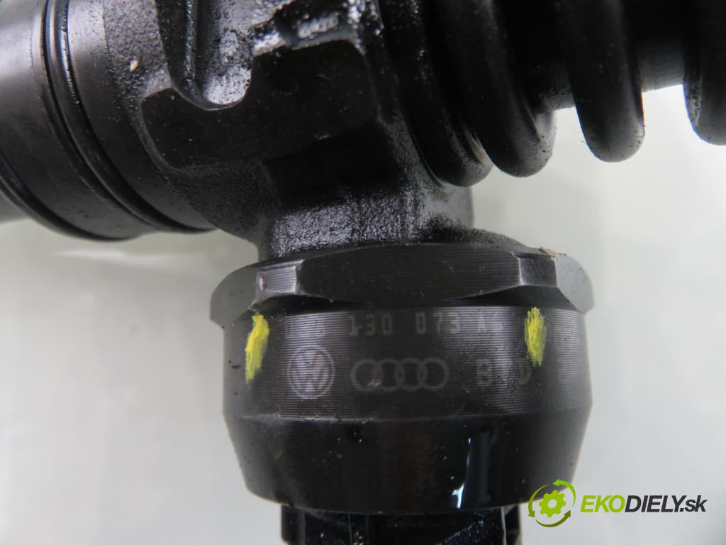 SKODA ROOMSTER (5J) KOMBIVAN 2007 77,00 1.9 TDI - BSW 1896,00 Vstrekovač 038130073AG (Vstrekovač paliva)