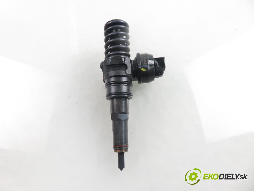 SKODA ROOMSTER (5J) KOMBIVAN 2007 77,00 1.9 TDI - BSW 1896,00 Vstrekovač 038130073AG (Vstrekovač paliva)