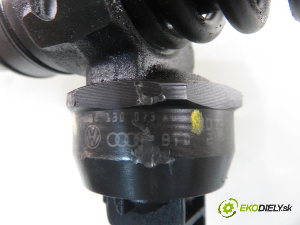 SKODA ROOMSTER (5J) KOMBIVAN 2007 77,00 1.9 TDI - BSW 1896,00 Vstrekovač 038130073AG (Vstrekovač paliva)