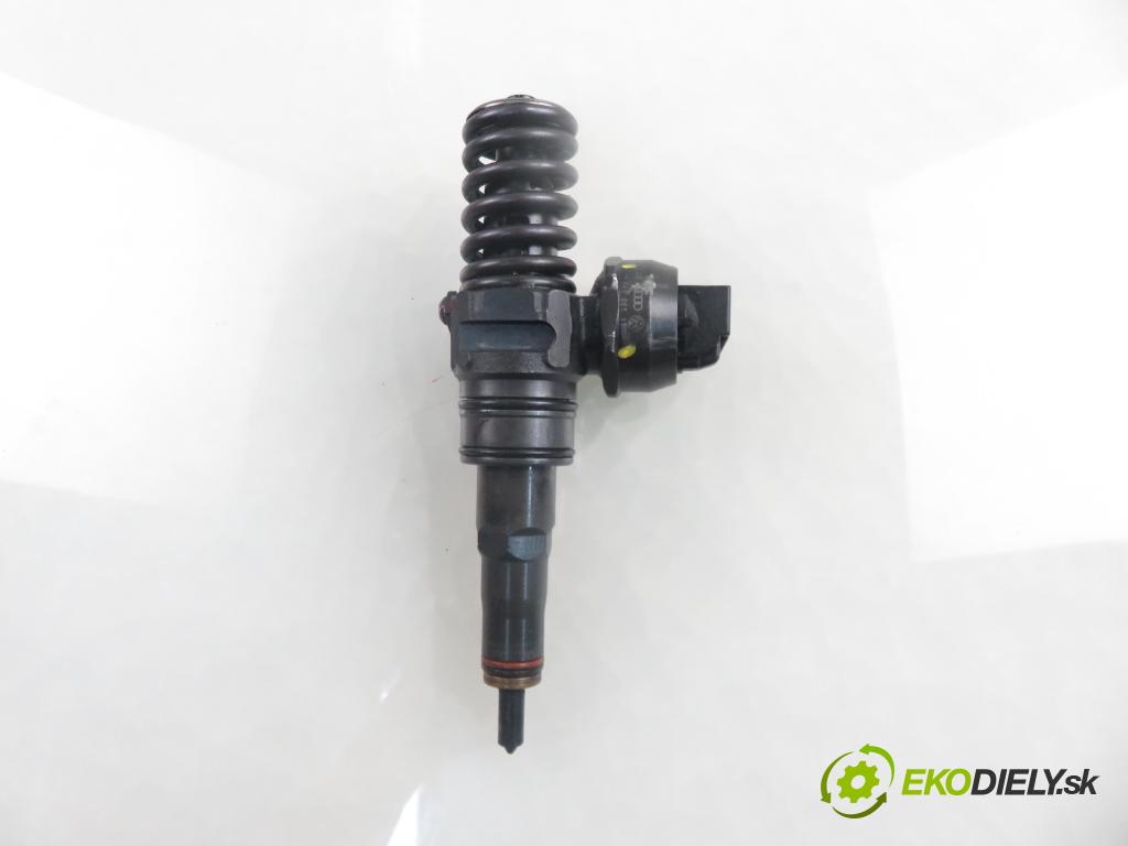 SKODA ROOMSTER (5J) KOMBIVAN 2007 77,00 1.9 TDI - BSW 1896,00 Vstrekovač 038130073AG (Vstrekovač paliva)