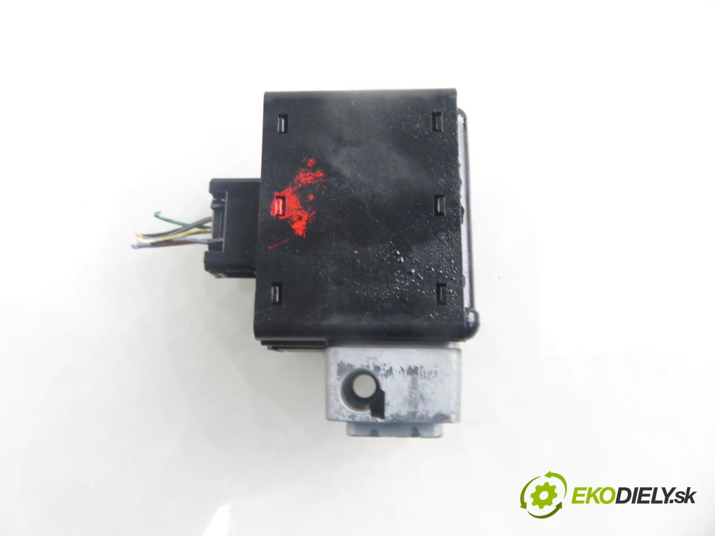 RENAULT SCENIC II (JM0/1_) MINIVAN 2004 88,00 1.9 DCI - F9Q 812 1870,00 blokáda tyče volantu 8200033233