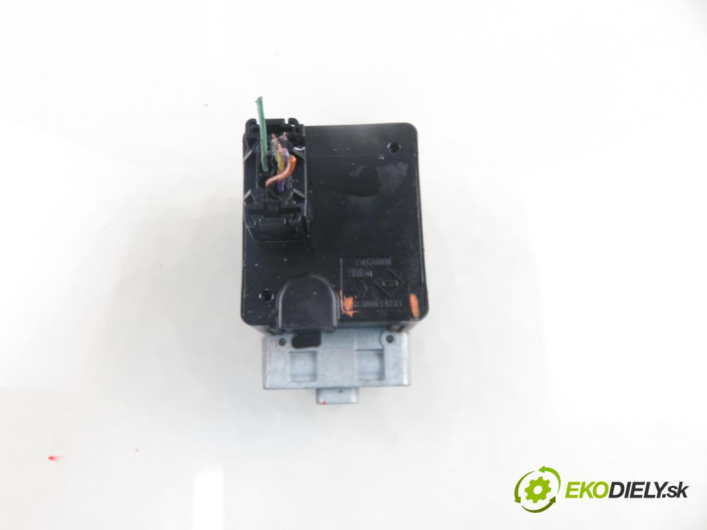 RENAULT SCENIC II (JM0/1_) MINIVAN 2004 88,00 1.9 DCI - F9Q 812 1870,00 blokáda tyče volantu 8200033233