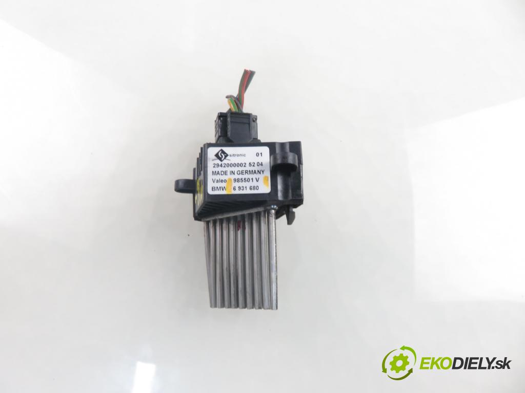 BMW X5 (E53) SUV 2000 210,00 4.4 i - M62 B44 (448S2) 4398,00 rezistor / reostat kúrenia 6931680 ; 985501V
