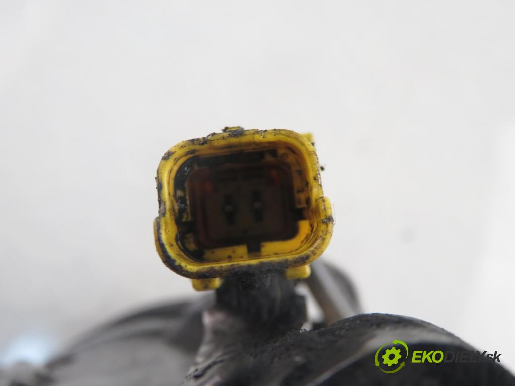 PEUGEOT PARTNER Skrzynia (5_, G_) FURGON 2006 66,00 2.0 HDi - RHY (DW10TD) 1997,00 KOMPRESOR: klimatizácie  (Kompresor klimatizácie)