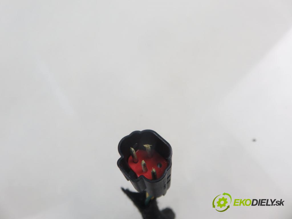 FORD FIESTA VI (CB1,CCN) HB 2009 51,00 1.4 TDCi - F6JD 1399,00 zadní část - čelo dveří kufr 8A61A43404