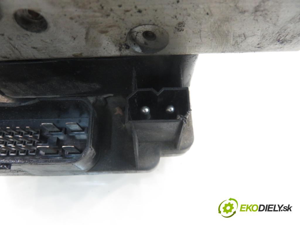 VW GOLF IV (1J1) HB 1999 85,00 1.9 TDI - AUY 1896,00 Pumpa ABS 1J0614417A ; 1J0907379R (Pumpa ABS)