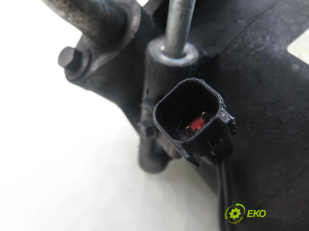 FORD FOCUS II (DA_, HCP) KOMBI 2006 80,00 1.6 TDCi - G8DB 1560,00 KOMPRESOR: klimatizácie  (Kompresor klimatizácie)