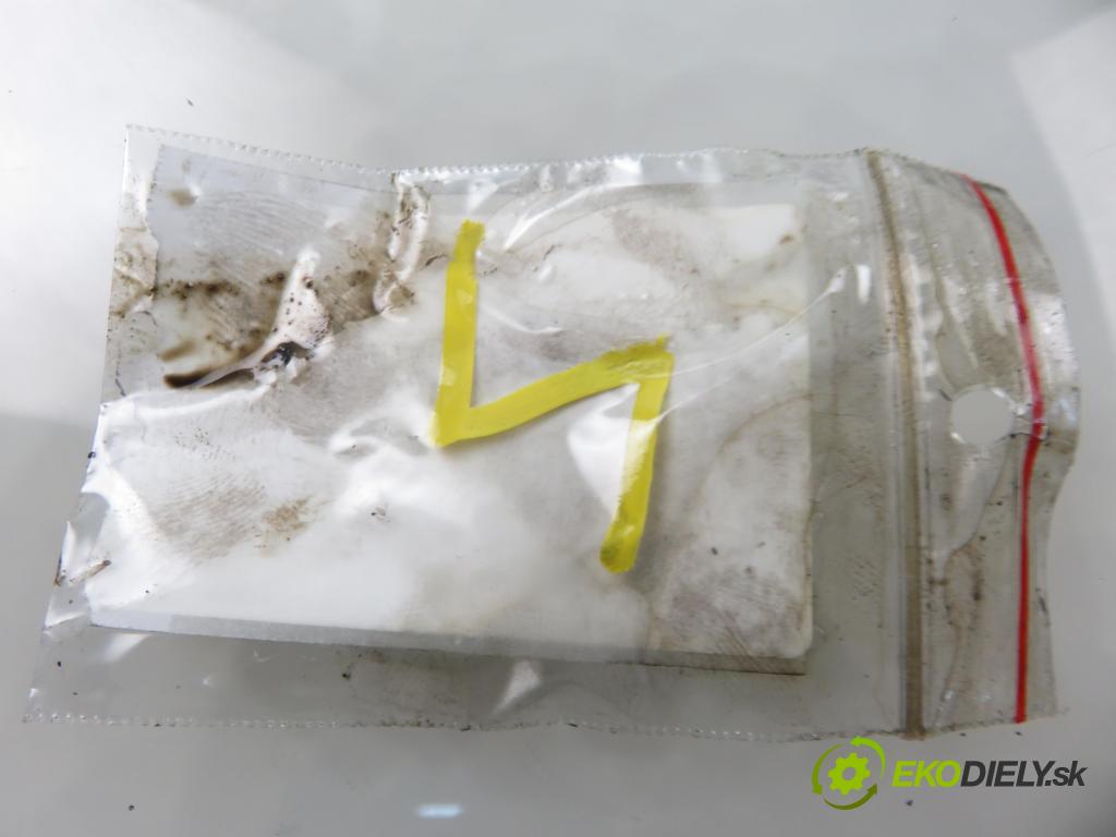 AUDI A4 Avant (8D5, B5) KOMBI 2001 85,00 1.9 TDI - AJM 1896,00 Vstrekovač 038130073F (Vstrekovač paliva)