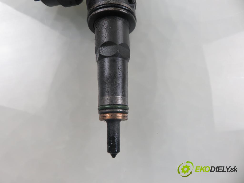 AUDI A4 Avant (8D5, B5) KOMBI 2001 85,00 1.9 TDI - AJM 1896,00 Vstrekovač 038130073F ; 0414720007 (Vstrekovač paliva)