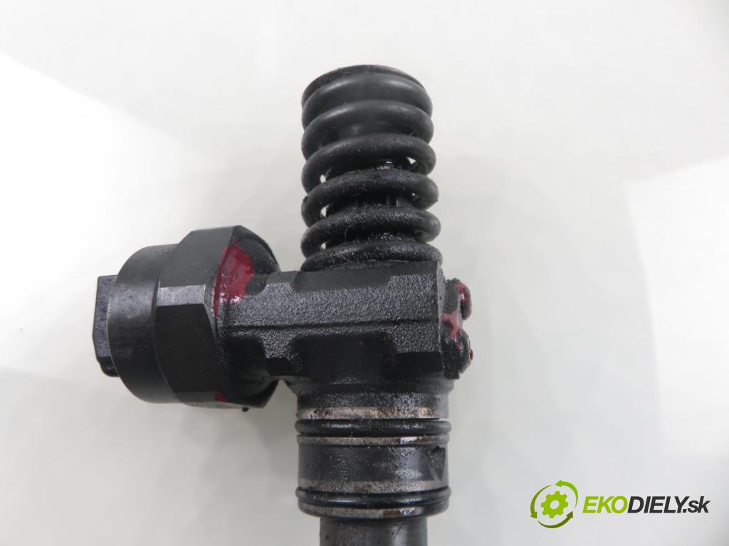 AUDI A4 Avant (8D5, B5) KOMBI 2001 85,00 1.9 TDI - AJM 1896,00 Vstrekovač 038130073F ; 0414720007 (Vstrekovač paliva)