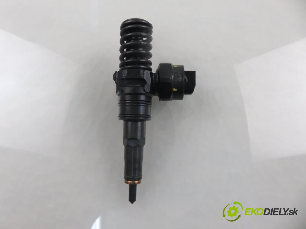 AUDI A4 Avant (8D5, B5) KOMBI 2001 85,00 1.9 TDI - AJM 1896,00 Vstrekovač 038130073F ; 0414720007 (Vstrekovač paliva)