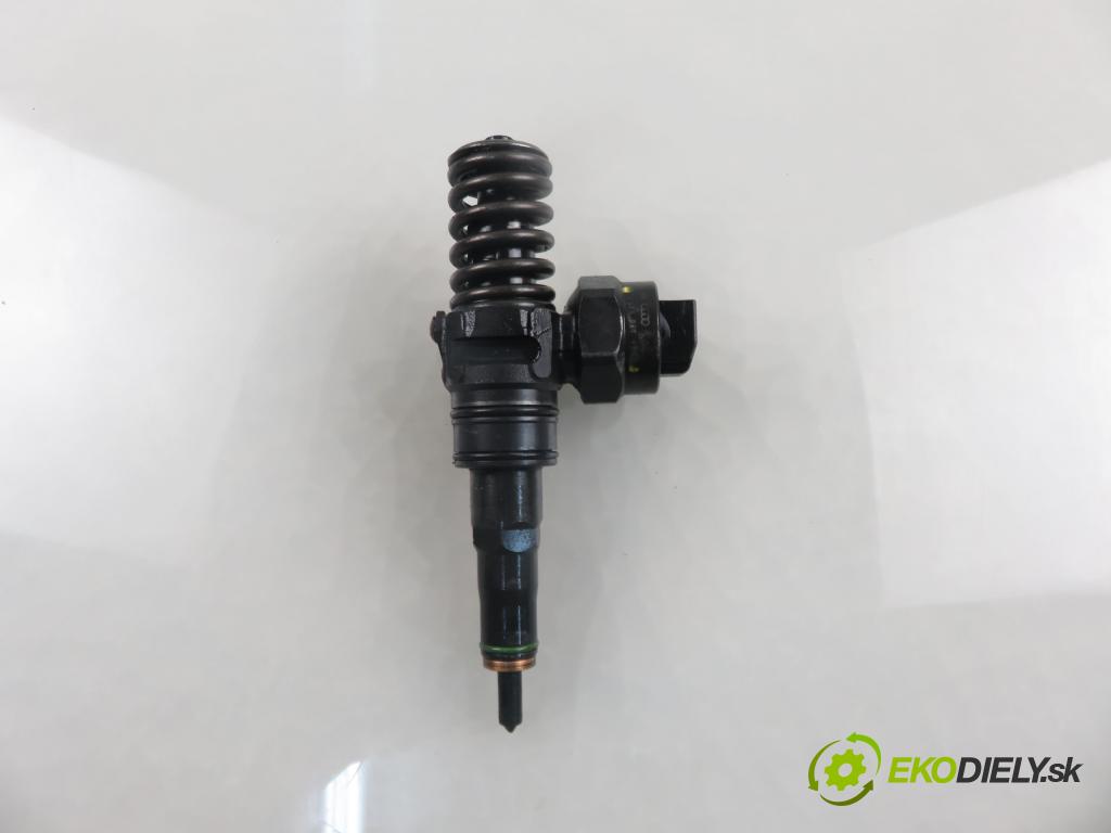 AUDI A4 Avant (8D5, B5) KOMBI 2001 85,00 1.9 TDI - AJM 1896,00 Vstrekovač 038130073F ; 0414720007 (Vstrekovač paliva)