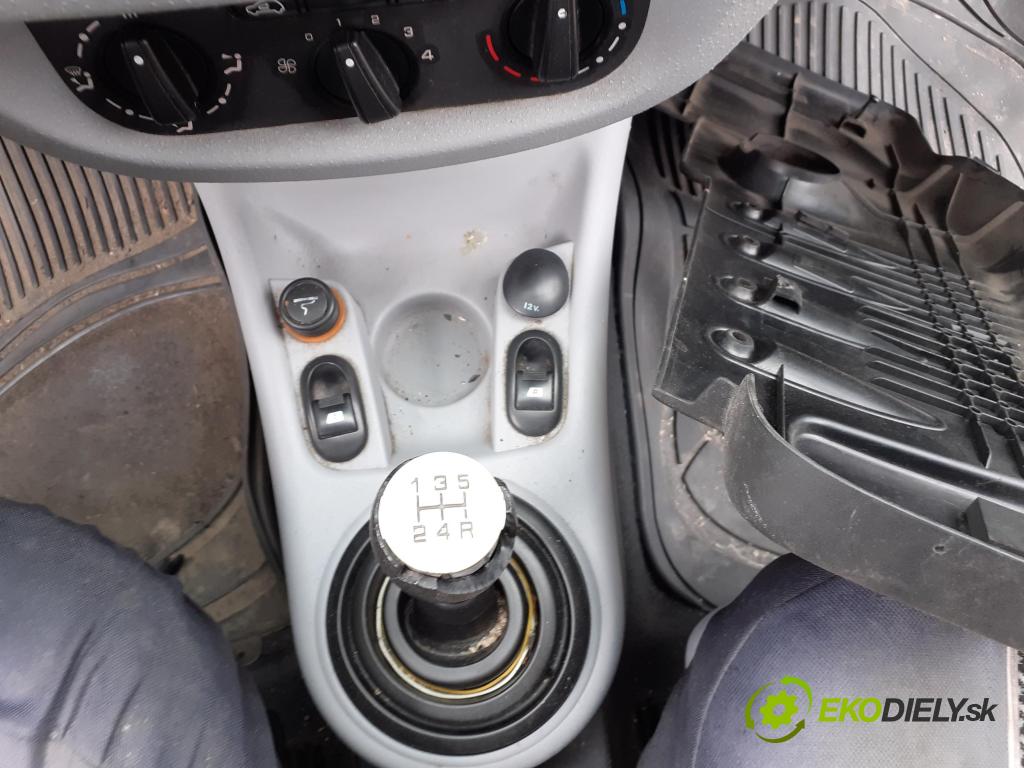 CITROEN C3 I (FC_) HB 2003 50,00 1.4 HDi 8V - 8HX 1398,00 převodovka MANUALNA 20CN33