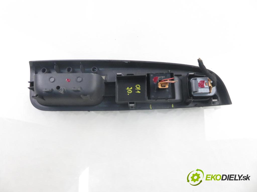 VW GOLF V (1K1) HB 2004 55,00 1.4 16V - BCA 1390,00 Panel ovládaní oken 1K3868049B