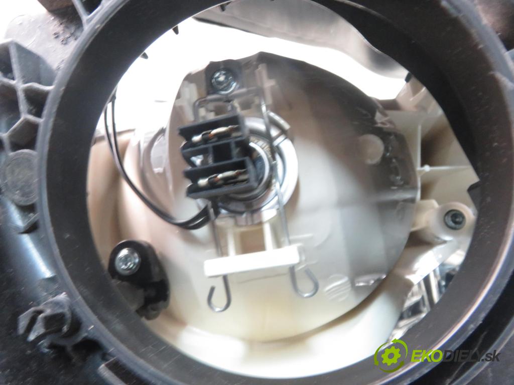 CITROEN C3 II (SC_) HB 2000 50,00 1.0 VTi 68 - ZMZ (EB0) 999,00 Svetlo PP 9677033880
