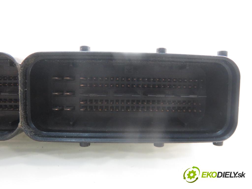 VW GOLF V (1K1) HB 2004 85,00 1.6 FSI - BAG 1598,00 Riadiaca jednotka Motor 03C906056BA