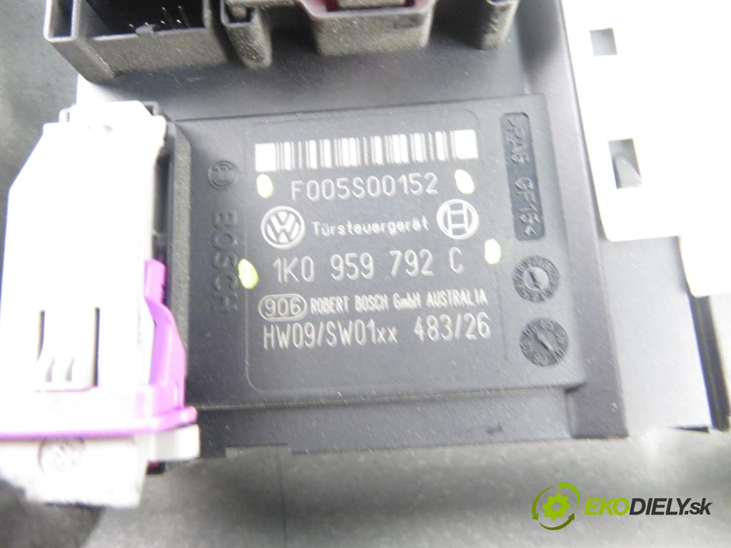 VW GOLF V (1K1) HB 2004 55,00 1.4 16V - BCA 1390,00 Mechanizmus okien 3D 1K3837462A ; 1K0959792C ; F005S00152