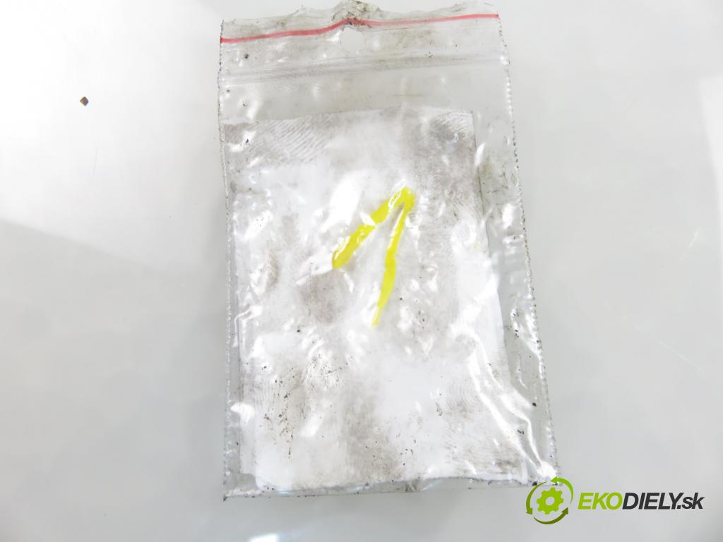 MAZDA 2 (DY) HB 2005 50,00 1.4 CD - F6JA 1399,00 vstrekovač 9655304880 (Vstrekovač paliva)