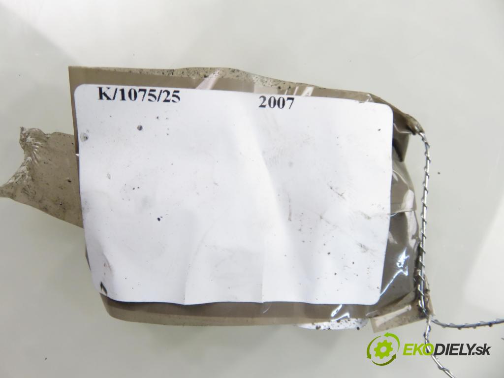 MERCEDES-BENZ KLASA B Sports Tourer (W245) HB 2007 103,00 B 200 CDI (245.208) -  140 OM 640.941 1991,00 KOMPRESOR: klimatizácie A0022301411 (Kompresor klimatizácie)