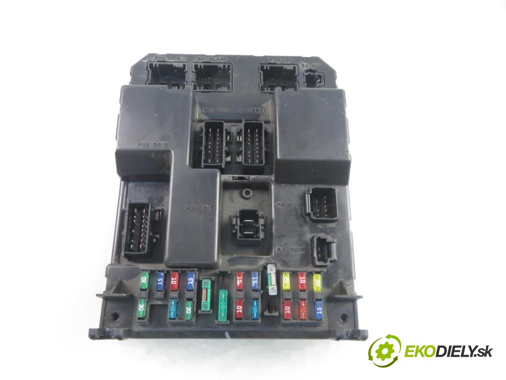 PEUGEOT 307 (3A/C) HB 2004 50,00 1.4 HDi - 8HZ (DV4TD) 1398,00 MODUL BSI 9651197080A