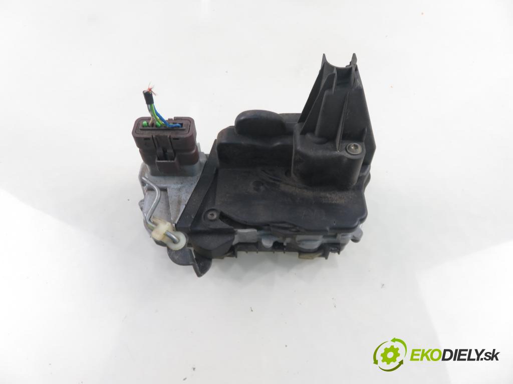 PEUGEOT 307 (3A/C) HB 2004 50,00 1.4 HDi - 8HZ (DV4TD) 1398,00 zámok PPE
